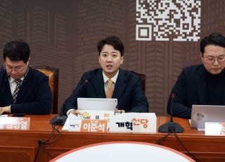 이준석 "윤석열 초기에 제어 했어야…계엄은 망상가의 착란"