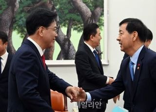 예산안 통과했지만 재정은 ‘경고등’… 적자·부채 악화 우려