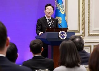 "처음 듣는 얘기인데"…李대통령, 北 억류 한국인 석방 질문에 '당황'