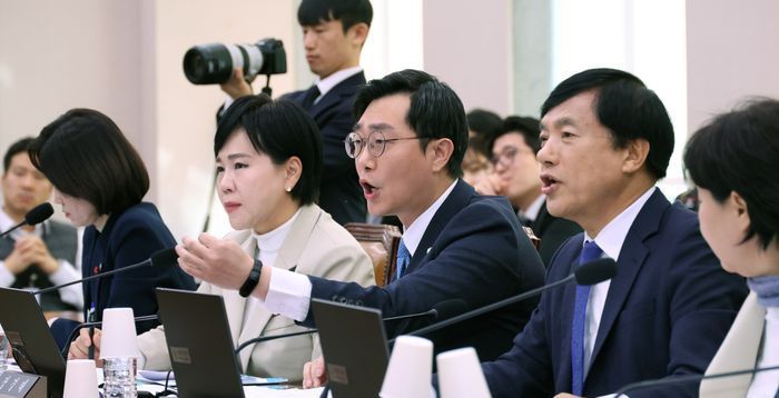 여야, 법사위서 '장경태 성추행 의혹' 충돌…"張, 사보임하라" "허위조작 보도"