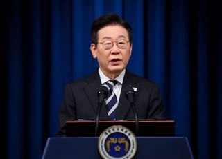 李대통령, '시민대행진' 전격 불참 결정…"위해 우려된다"