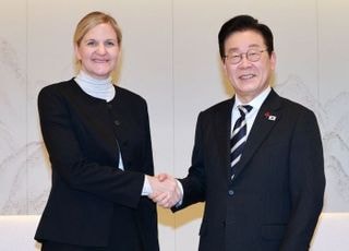 이재명 대통령, IOC 위원장 접견 “대한민국서 다시 오륜기 봤으면”