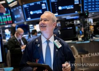 [속보] 뉴욕증시, 금리 인하 기대에 상승 마감…다우 0.86%↑