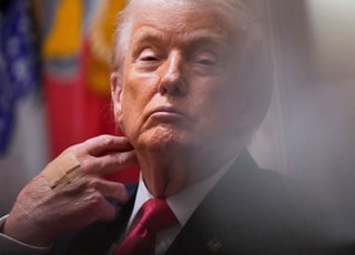 트럼프, '바이든표' 자동차 연비 규제 완화…환경단체 반발