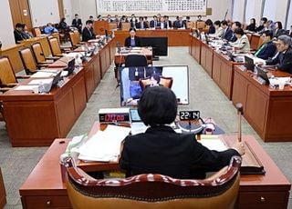 與, '법왜곡죄' 강행 처리 나서…법조계 "위헌 소지 다분"