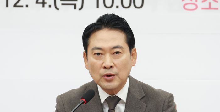 장동혁 "히틀러 꿈꾸는 李대통령이 나치 전범 운운하나"