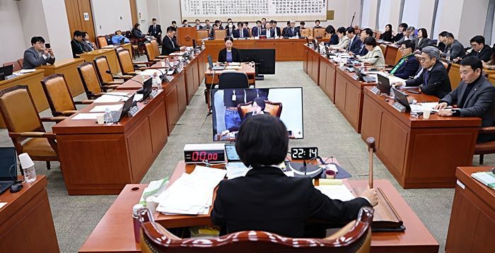 與, '법왜곡죄' 강행 처리 나서…법조계 "위헌 소지 다분"