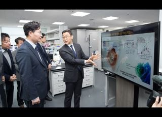 구혁채 1차관, AI 바이오 기업 방문…국가전략 방향 모색