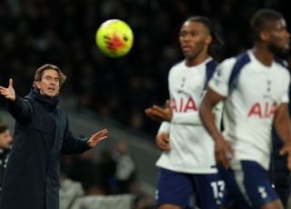 ‘손흥민 런던 온다는데’ 침체 길어지는 토트넘