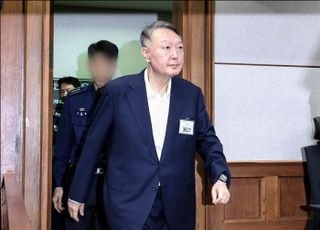 내란특검, 尹 '위증 혐의' 추가 기소…"한덕수 전 총리 재판 증언 관련"