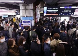 서울시, 홍대입구역·잠실역 등 지하철 환승역 5곳 혼잡도 개선 추진