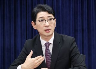 주진우 "피해 여성 직접 고통 호소"…장경태 "대본에 따라 연출된 녹화 인터뷰"