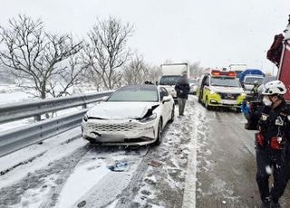 겨울철 미끄럼 교통사고, 12월이 가장 위험…“눈·비 뒤 5일까지 사고 지속”