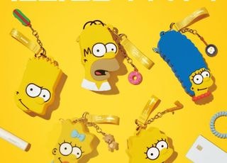 SPC 던킨, 랜덤으로 만나는 ‘심슨 미니파우치 5종’ 공개