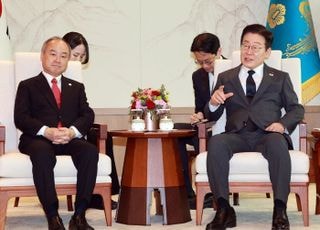 손정의 만난 李대통령 "'AI 버블론' 다른 견해 듣고 싶다"