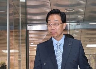'억대 금품수수 혐의' 전준경 전 민주연구원 부원장, 항소심서 징역 3년