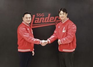 두산 떠난 김재환, SSG와 2년 총액 22억에 계약