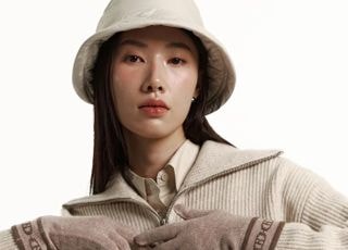 한파 시작되자 ‘머플러∙장갑’ 뜬다… '보온성∙스타일∙활용도' 3박자