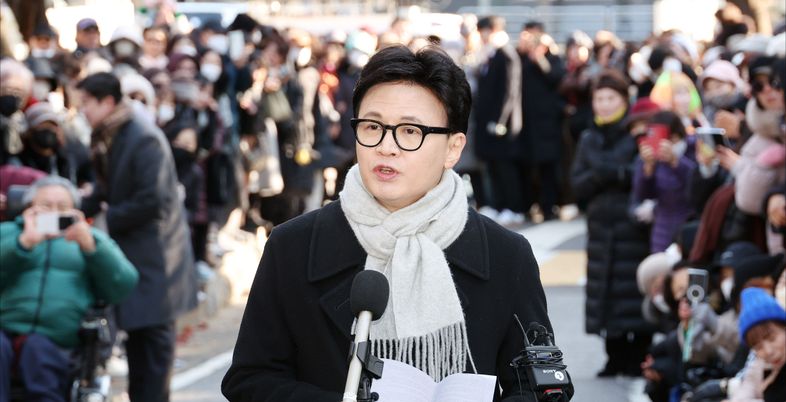 "특검은 민주당 하청업자"…한동훈 "통일교 돈, 민주당이 받는건 괜찮냐"