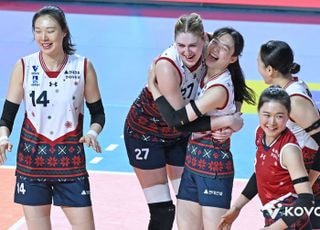 ‘카리 23점’ 현대건설, 일주일 만에 흥국생명 상대 설욕