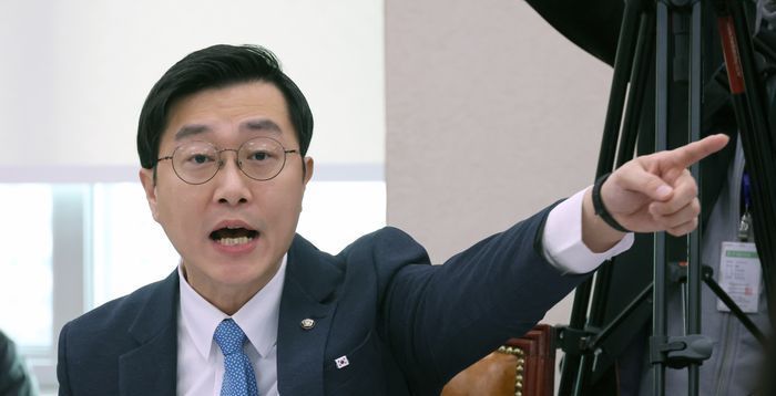 국민의힘, 장경태 '성추행 피해자 인터뷰 대본 연출' 주장에 "금수만도 못한 민낯"