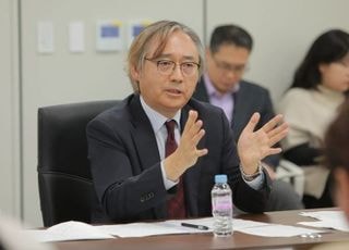 "조진웅, 비행청소년의 희망"?…검찰개혁자문위원장, '조진웅' 옹호 논란