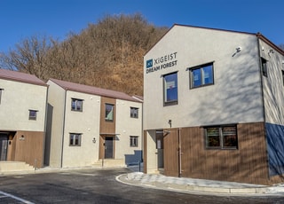 자이가이스트, 목조 모듈러 리조트 기숙사 ‘드림 포레스트’ 준공