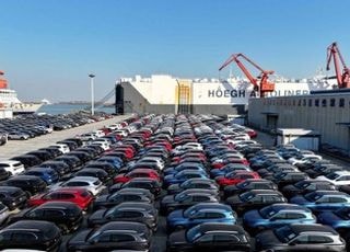 中, 사상 최초 연간 무역흑자 1조 달러 돌파