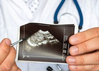 "아들 낳지마" 성별 알려주면 의사면허 박탈당한다