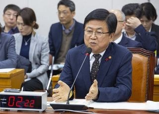 최교진 "수능 영어 난이도 조절 실패…상대평가 전환은 어려워"