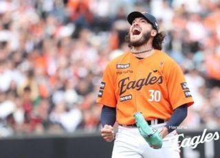 KBO리그 지배한 폰세, MVP 이어 GG 수상 “한화 팬들 없었다면…”