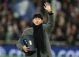 토트넘 찾은 손흥민 “잊을 수 없는 10년 감사”