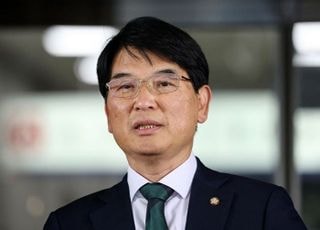 '보좌관 성추행 혐의' 박완주 전 의원, 징역 1년 확정