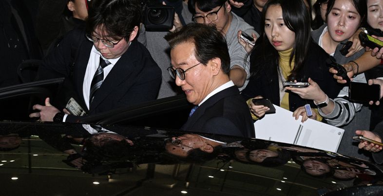 '통일교 금품수수 의혹' 전재수, 공소시효 주목…'뇌물수수' 적용 관건