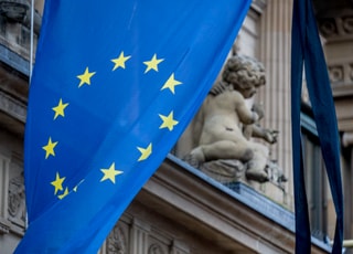 EU, 러 재산 무기한 동결 추진…"우크라에 배상금 내면 해제"