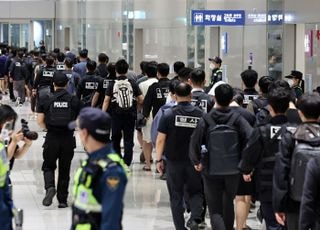 [속보] 대통령실 "캄보디아 현지 韓피의자 누적검거 154명…스캠 피의자 107명 송환"