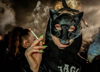 '1급 마약→3급 마약' 대마초 규제 대폭 완화하나…서명 준비 중