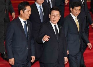 '통일교 게이트'에 李대통령·민주당 지지율 동반 하락…국힘은 2%P↑ [한국갤럽]