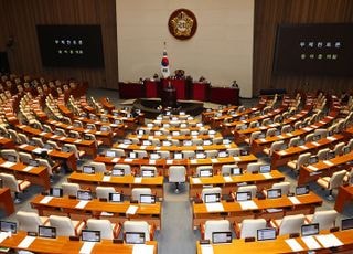 [속보] 형소법 필리버스터 종결 동의 가결…찬성 181표