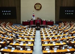 野, 은행법 필버 계속…형소법은 필버 종결 뒤 본회의 통과