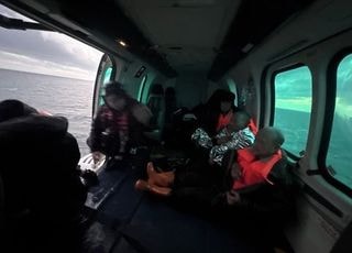 서귀포 남쪽 해상서 상선 선원 5명 추락…해경 전원 구조