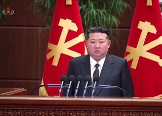북한 김정은, 우크라 침략전 부대 환영식서 "9명 희생" 언급