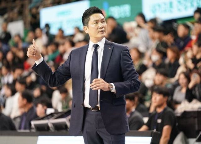 변칙 승부수 띄운 전희철 감독…신인 패기 앞세워 연패 탈출