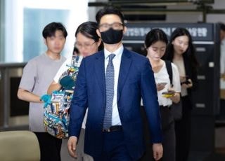 ‘통일교 게이트’ 열고 불안에 떠는 사람들