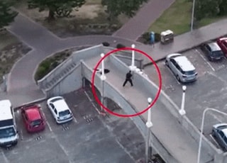 [영상] 공중서 포착된 시드니 총격전...父 죽고 子 중상 입었다