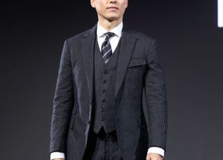 현빈 '듬직한 포즈'