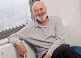 할리우드 감독 롭 라이너, LA 자택서 부인과 숨진 채 발견