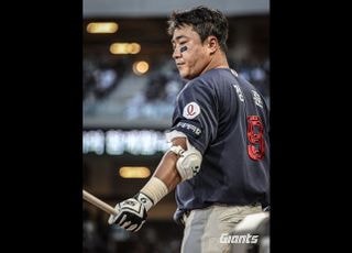 롯데 베테랑 정훈 은퇴 "16년 동안 응원…롯데 팬들 절대 지워지지 않을 이름"