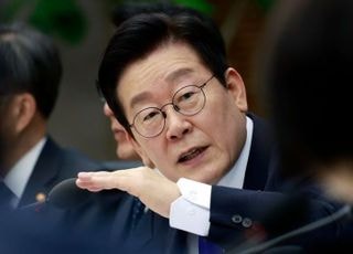 李대통령, '사회적 기업' 지원 언급하며 "내가 종북이면 박근혜는 고정간첩"