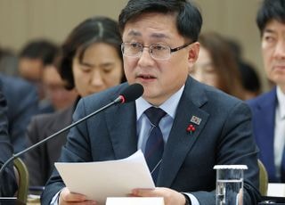 김성환 기후부 장관 “종이컵도 매장 내 금지…일회용컵 ‘따로 계산’으로”